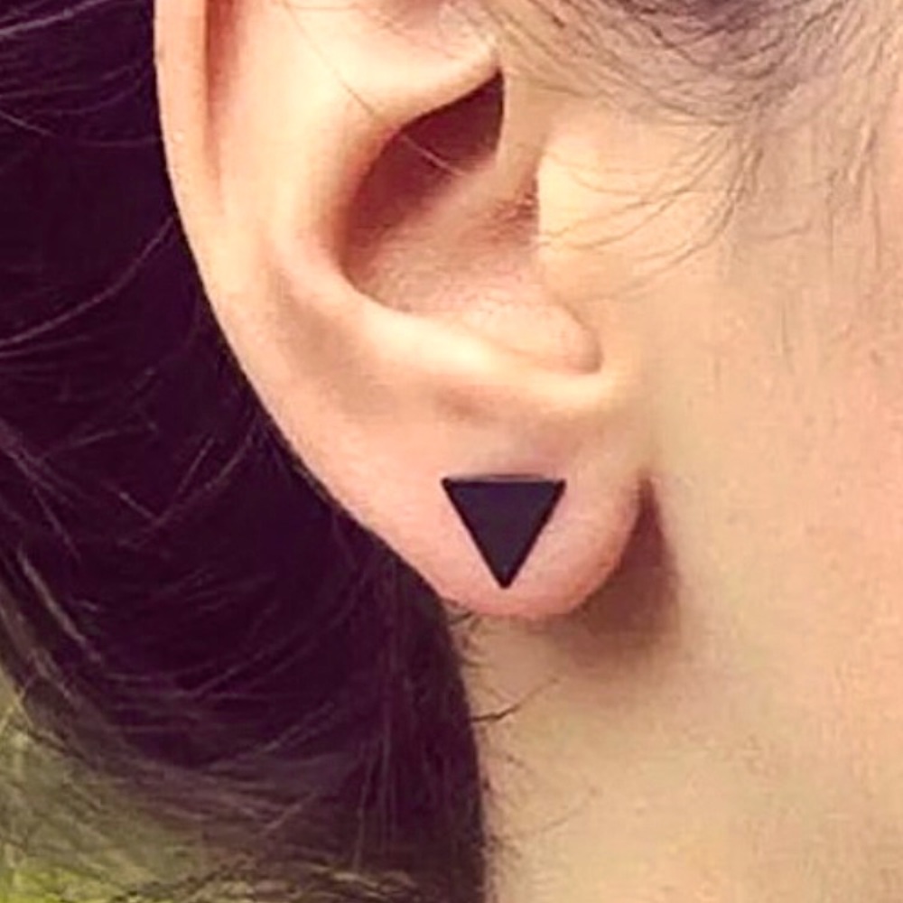 🔴𝟭𝟬/$𝟮𝟱🔴NEW Black Triangle Minimalist Stud Earrings - Picture 10 of 10